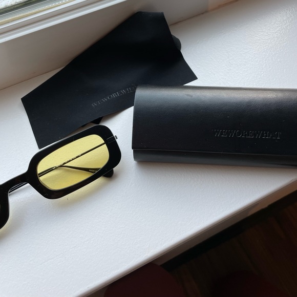 The Backyard Sunglasses in Black & Yellow Mono
WeWoreWhat - Picture 5 of 13